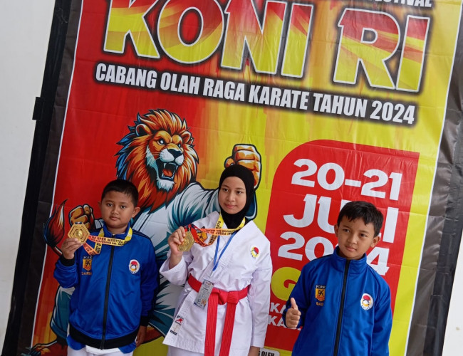  Berhasil Kalahkan Lawan, Atlet Karate SDN Sukabumi 2 Raih Berbagai Medali