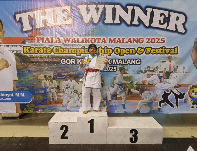 Asfa, Siswa SDN Sukabumi 2 Kota Probolinggo Raih Juara 1 Karate Piala Wali Kota Malang 2025