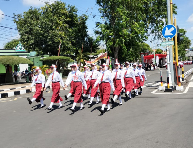 SDN Sukabumi 2 Sabet Juara Dua Lomba Gerak Jalan HUT RI Ke-80 Tingkat Kota Probolinggo