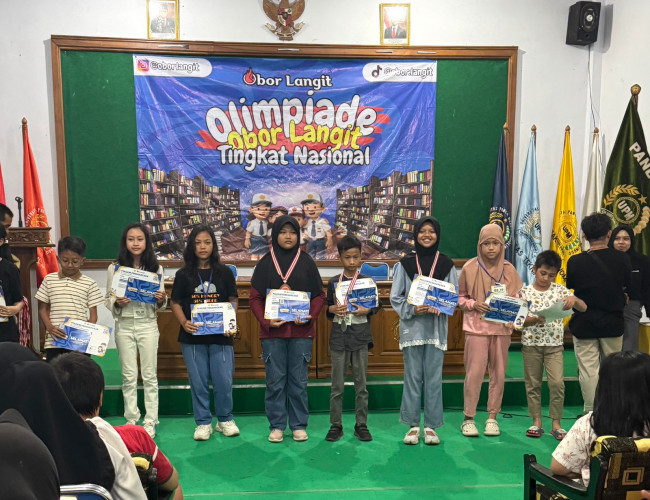Belva Torehkan Prestasi Raih Juara 1 Bahasa Inggris di Olimpiadae Obor Langit 2025