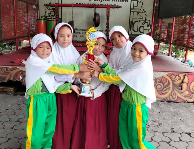 Tari “Indonesia Menari” Antar Siswi SDN Sukabumi 2 Raih Juara Harapan di Festival Kreasi Anak Indonesia Hebat‎