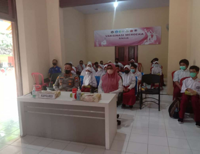 Bersama Kapolresta Probolinggo Kota Hadiri Zoom Meeting Launching Vaksinasi Merdeka Anak