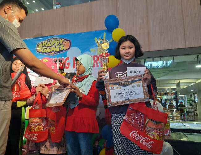 Membanggakan, Siswi SDN Sukabumi 2 Juara Pertama Lomba Mewarnai Se-Kota Probolinggo