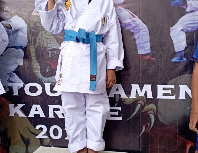 SDN Sukabumi 2 Sabet Juara Umum II Dalam Ajang Kompetisi Karate Jatim Open Piala Kemenpora RI 2024